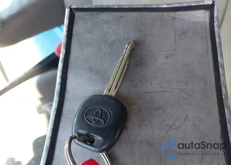 2005 Toyota Sienna Le z USA, uszkodzony, nr VIN 5TDZA23C45S293203